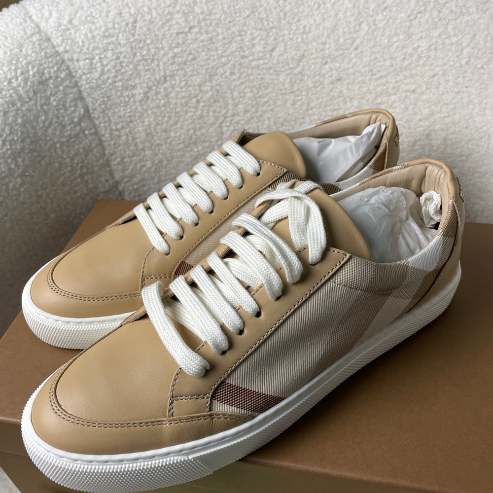 Burberry women’s classic Check leather sneakers - Picture 5 of 8